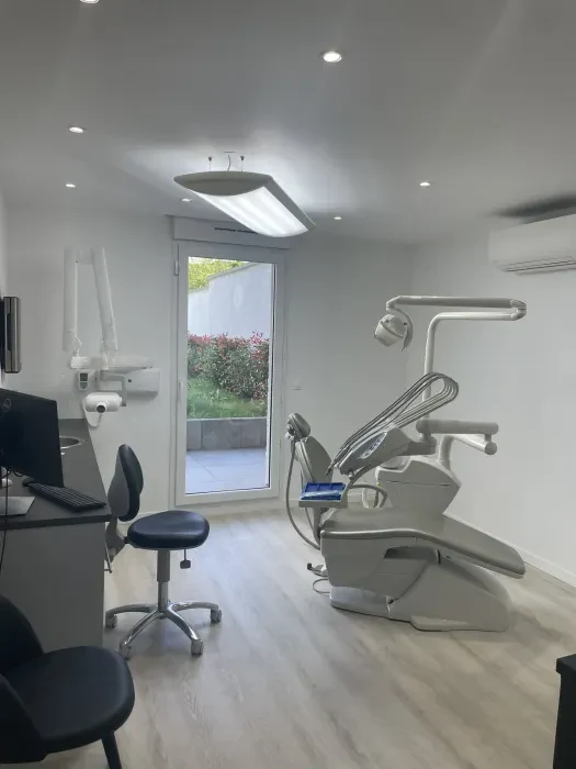 Soins parodontaux et traitement des gencives au Centre Santé Foch à Neuilly-Plaisance